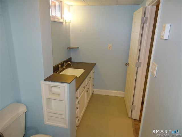 15 Bayshore Drive, New London, CT 06320
