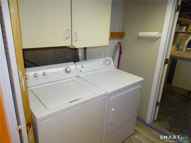 15 Bayshore Drive, New London, CT 06320