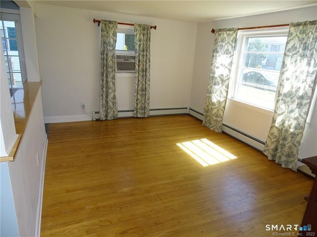 15 Bayshore Drive, New London, CT 06320