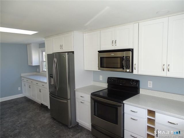 15 Bayshore Drive, New London, CT 06320