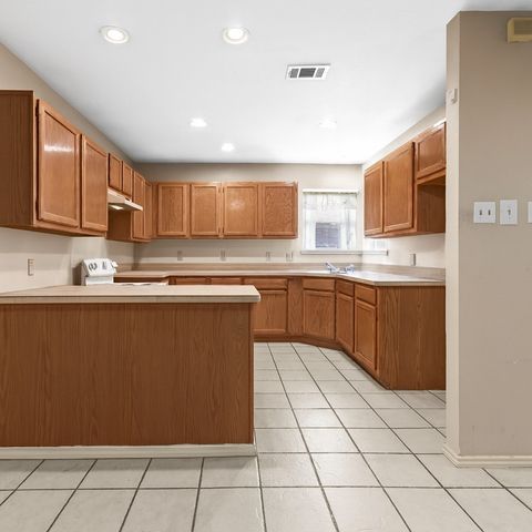 3205 Hillcrest Drive, Rowlett, TX 75088