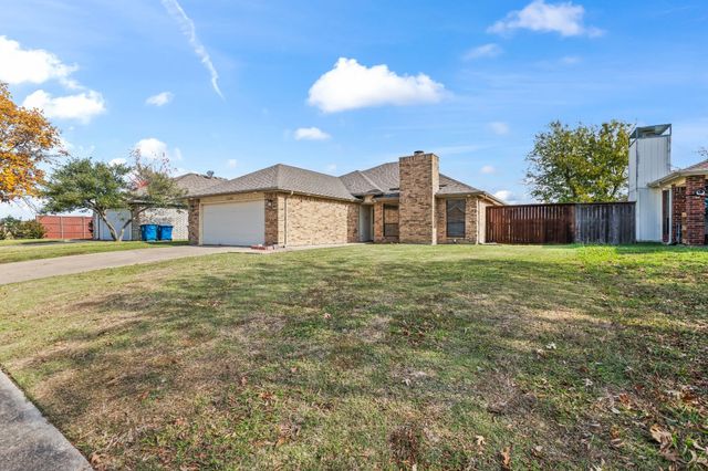 3205 Hillcrest Drive, Rowlett, TX 75088