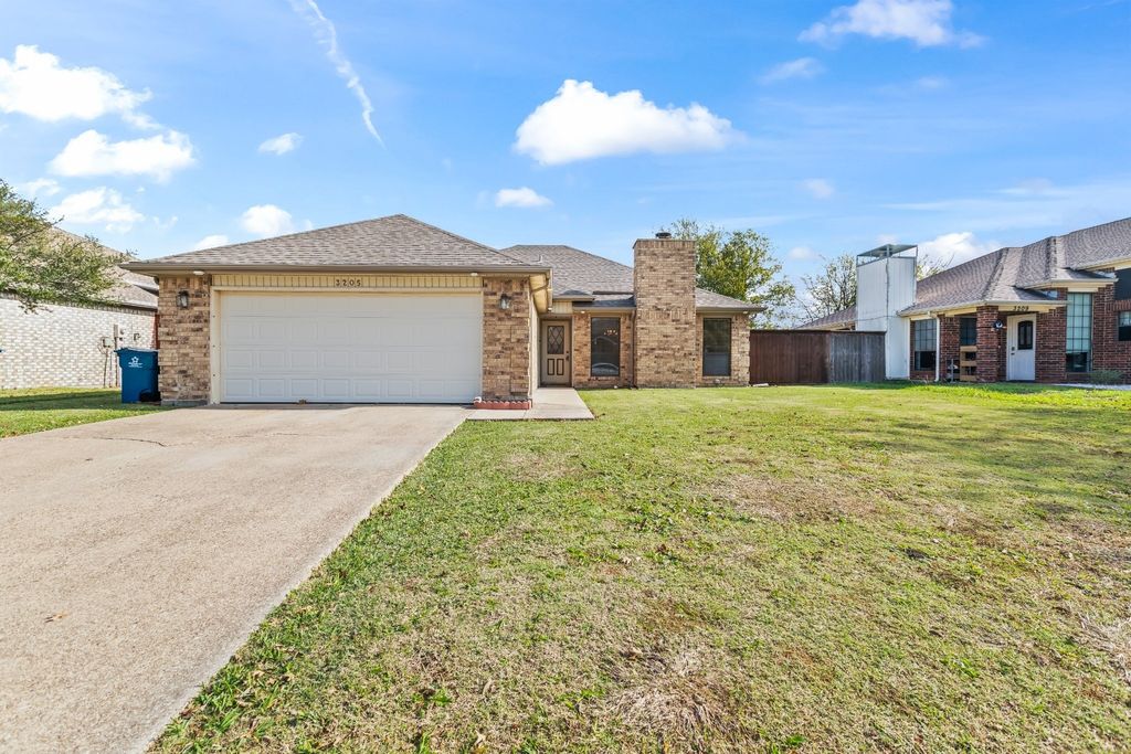 3205 Hillcrest Drive, Rowlett, TX 75088