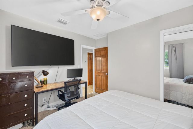 4670 NE 4TH Avenue, Oakland Park, FL 33334