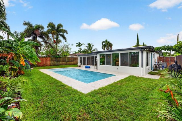 4670 NE 4TH Avenue, Oakland Park, FL 33334