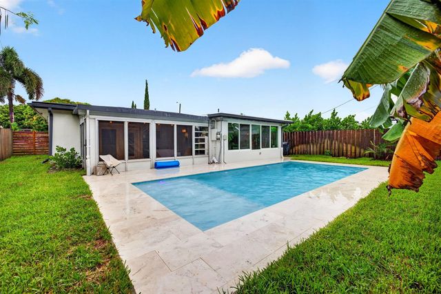 4670 NE 4TH Avenue, Oakland Park, FL 33334