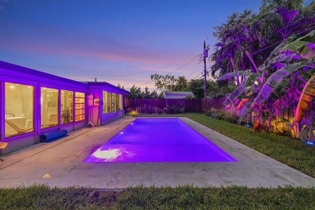4670 NE 4TH Avenue, Oakland Park, FL 33334