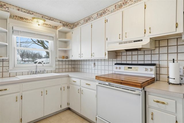 455 Faircrest Avenue, Grand Rapids, MI 49534