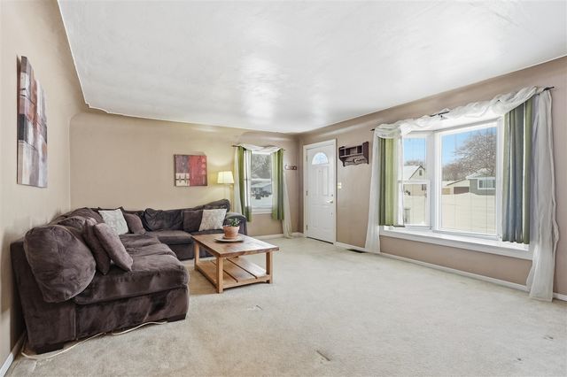 455 Faircrest Avenue, Grand Rapids, MI 49534