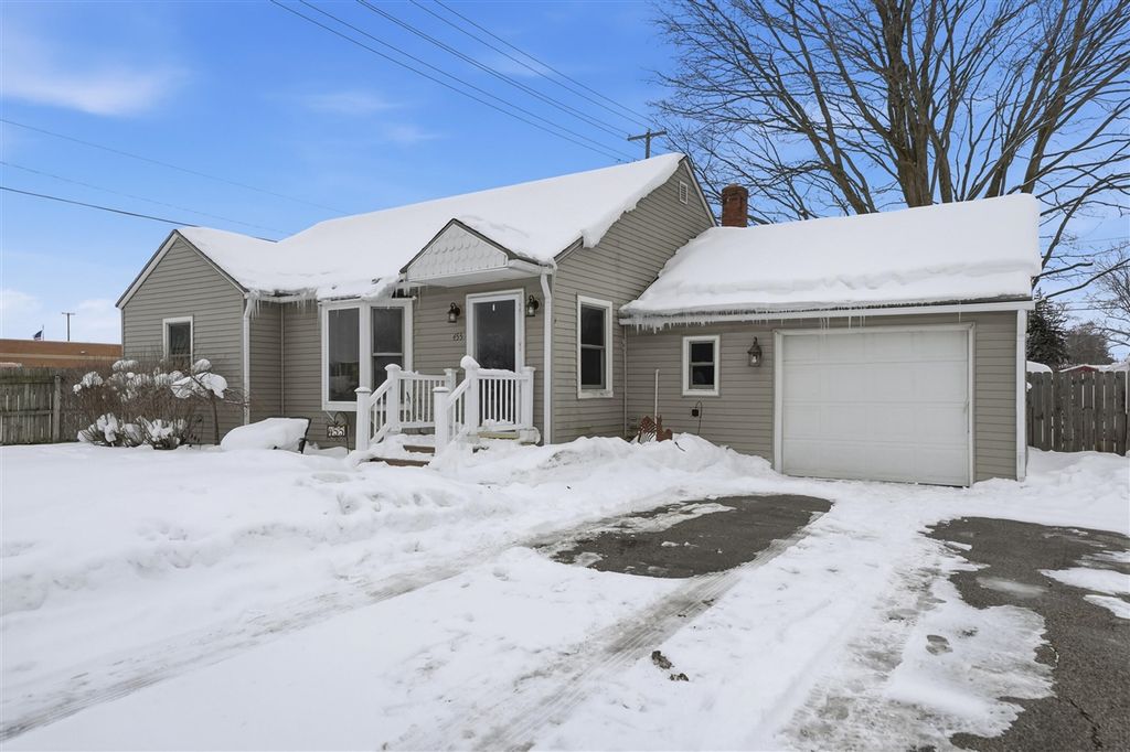 455 Faircrest Avenue, Grand Rapids, MI 49534