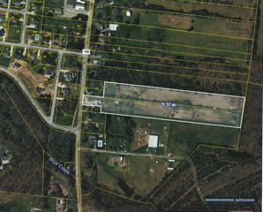 8 Westside Dr, Tullahoma, TN 37388