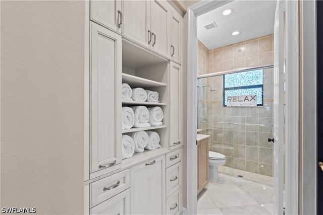 3999 Bering CT, Naples, FL 34119