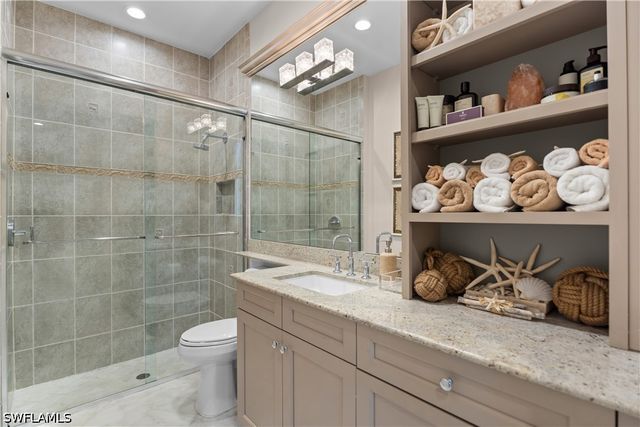 3999 Bering CT, Naples, FL 34119