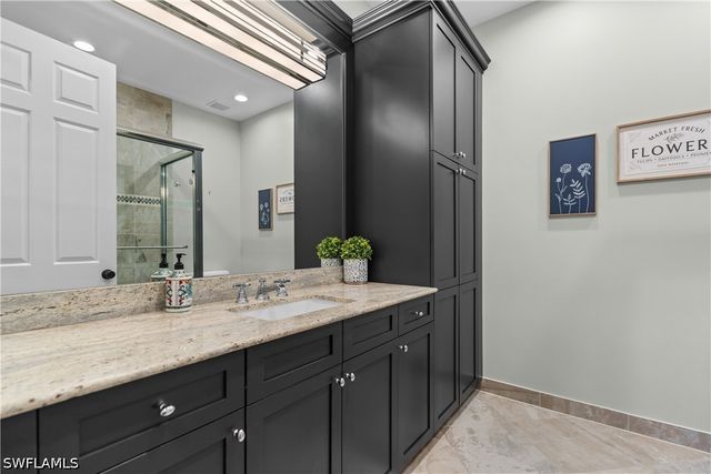 3999 Bering CT, Naples, FL 34119