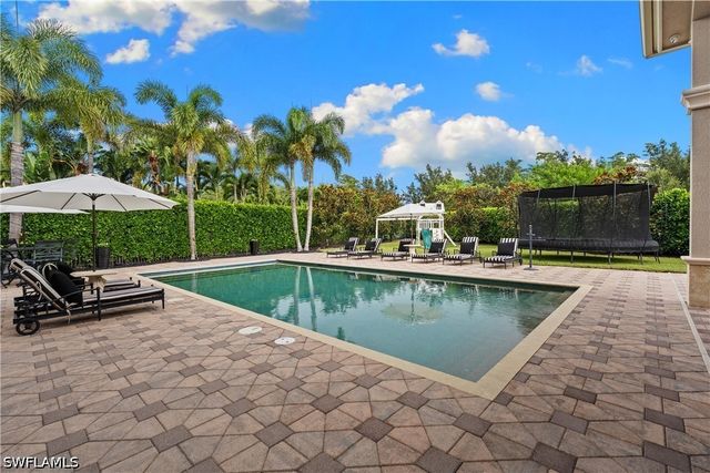 3999 Bering CT, Naples, FL 34119