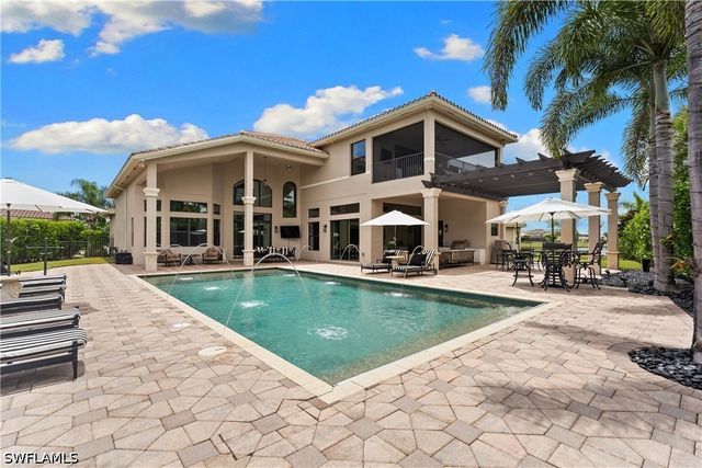 3999 Bering CT, Naples, FL 34119