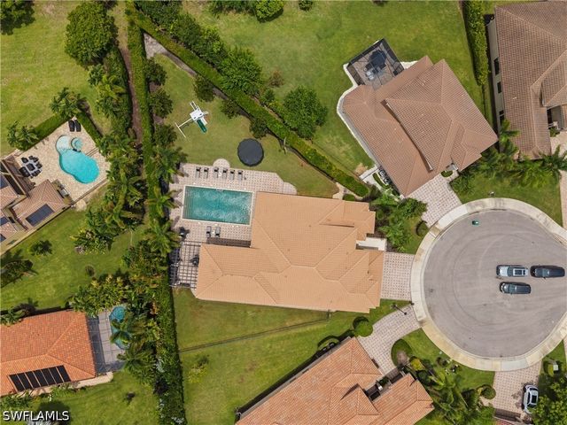 3999 Bering CT, Naples, FL 34119