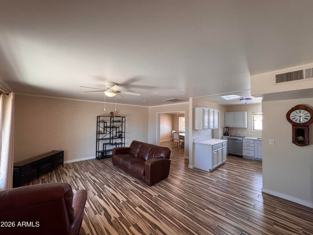 10620 W SNEAD Drive, Sun City, AZ 85351