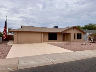 10620 W SNEAD Drive, Sun City, AZ 85351