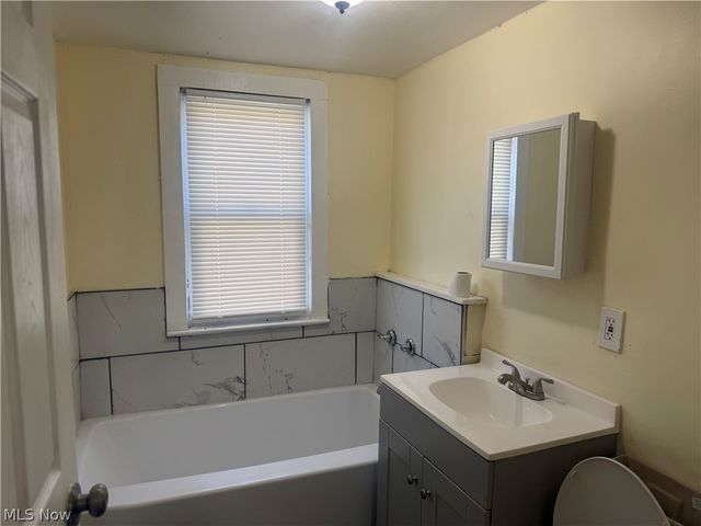 10318 Somerset Avenue, Cleveland, OH 44108