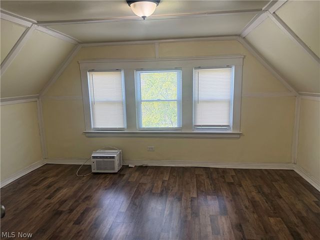 10318 Somerset Avenue, Cleveland, OH 44108