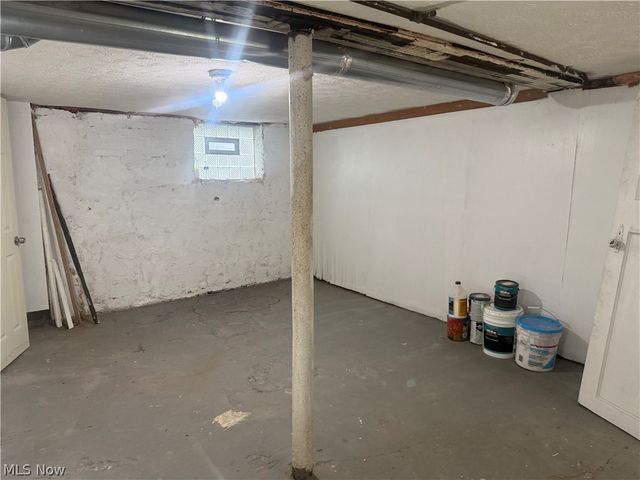 10318 Somerset Avenue, Cleveland, OH 44108