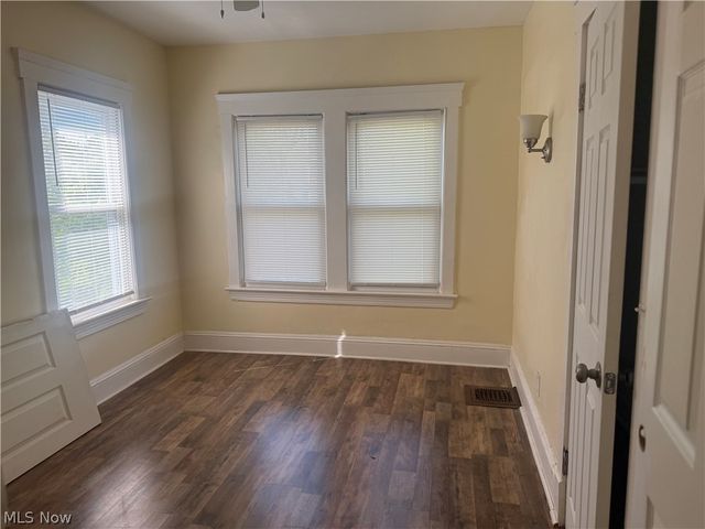 10318 Somerset Avenue, Cleveland, OH 44108