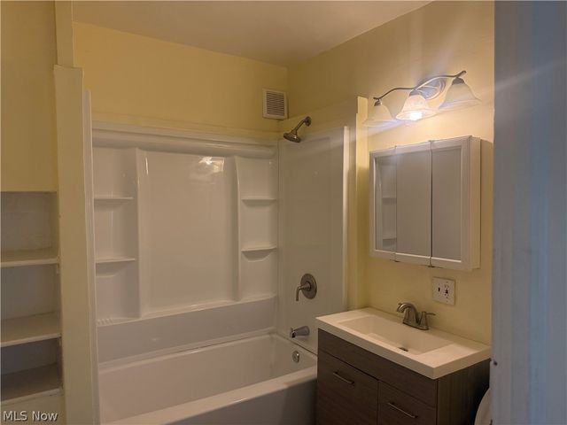 10318 Somerset Avenue, Cleveland, OH 44108