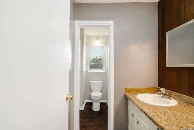 462 HATFIELD ST, San Antonio, TX 78227