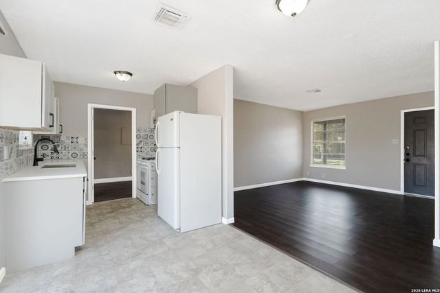462 HATFIELD ST, San Antonio, TX 78227