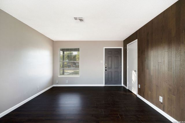 462 HATFIELD ST, San Antonio, TX 78227