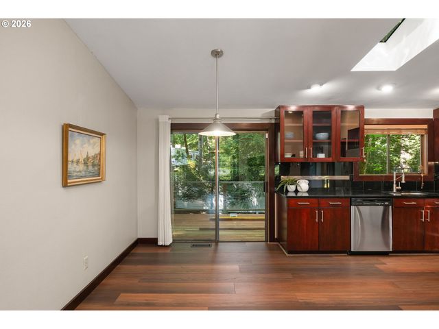 16351 PACIFIC Hwy, Lake Oswego, OR 97034
