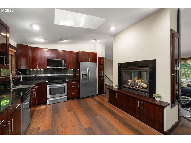 16351 PACIFIC Hwy, Lake Oswego, OR 97034