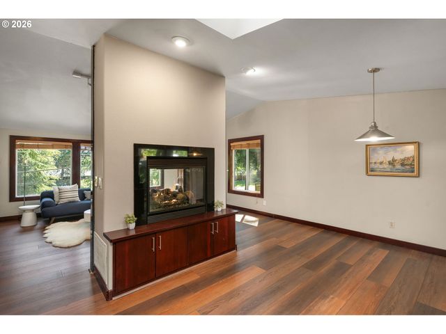 16351 PACIFIC Hwy, Lake Oswego, OR 97034