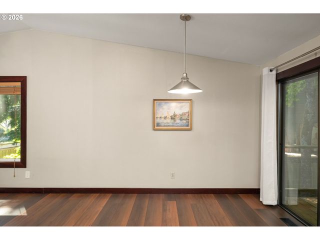 16351 PACIFIC Hwy, Lake Oswego, OR 97034