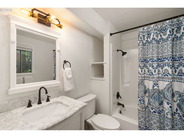 16351 PACIFIC Hwy, Lake Oswego, OR 97034