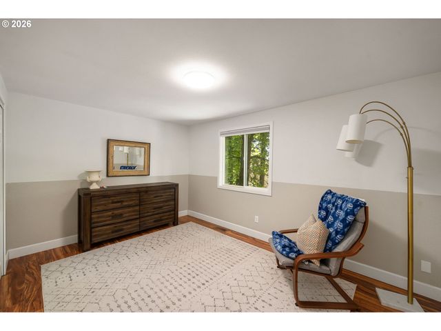 16351 PACIFIC Hwy, Lake Oswego, OR 97034