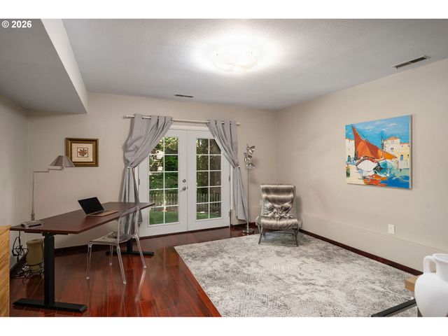 16351 PACIFIC Hwy, Lake Oswego, OR 97034