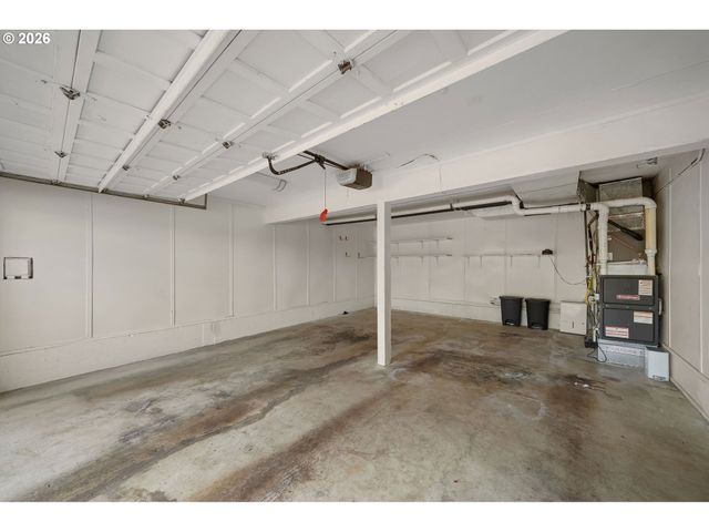 16351 PACIFIC Hwy, Lake Oswego, OR 97034