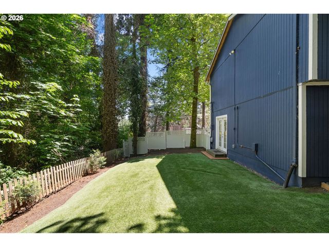 16351 PACIFIC Hwy, Lake Oswego, OR 97034