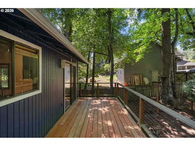 16351 PACIFIC Hwy, Lake Oswego, OR 97034
