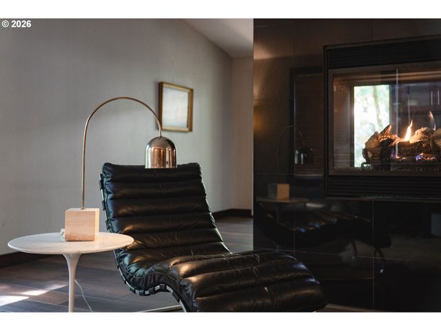 16351 PACIFIC Hwy, Lake Oswego, OR 97034