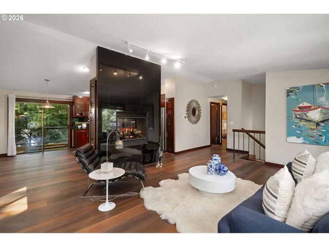 16351 PACIFIC Hwy, Lake Oswego, OR 97034