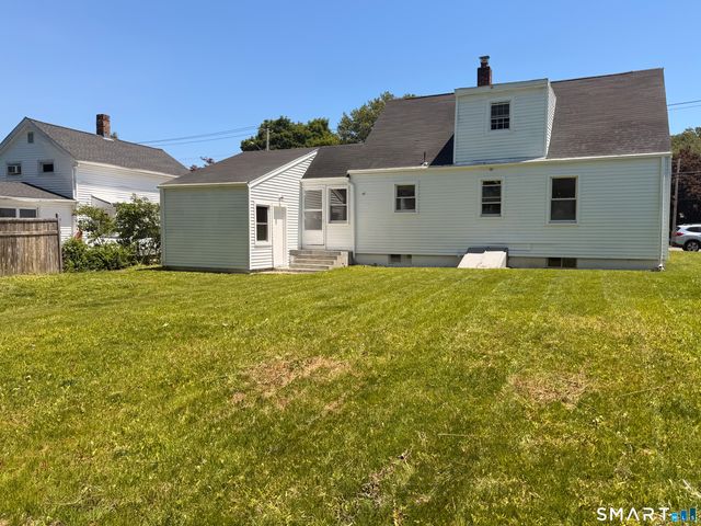 8 River Road, East Haven, CT 06512