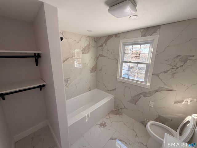 8 River Road, East Haven, CT 06512