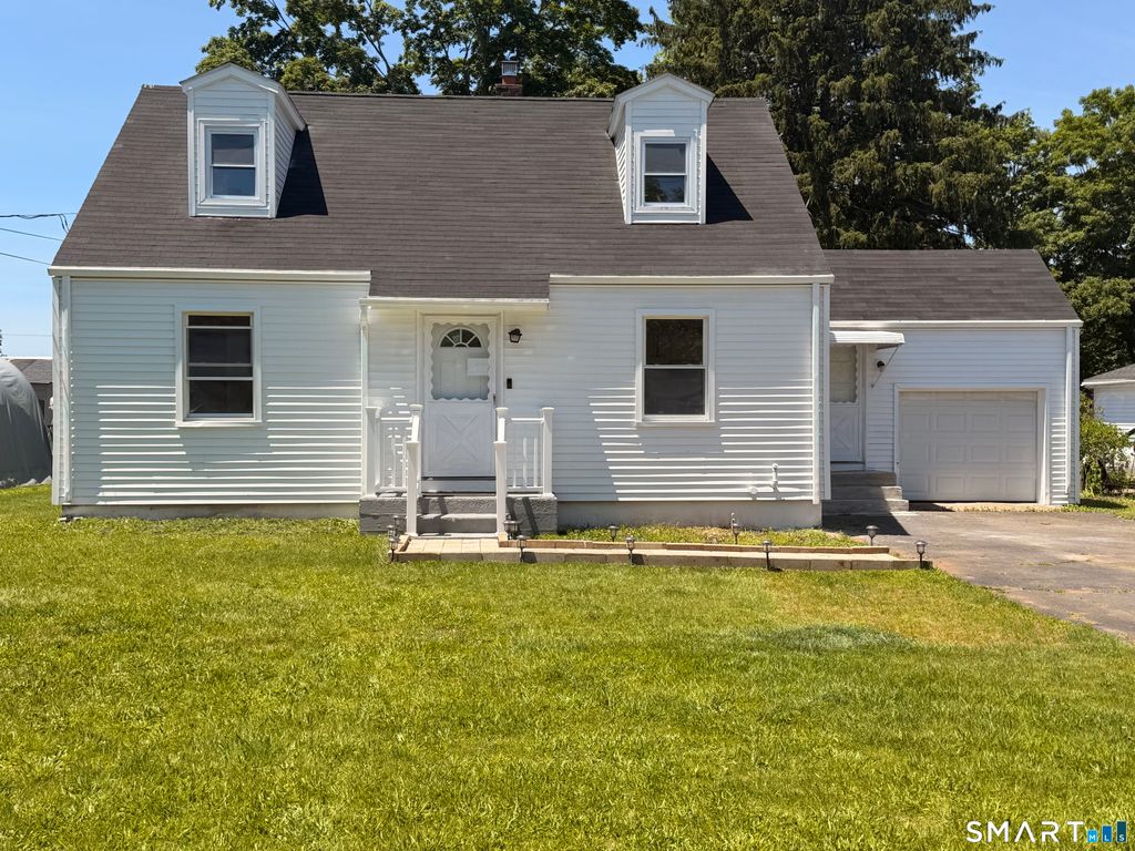 8 River Road, East Haven, CT 06512