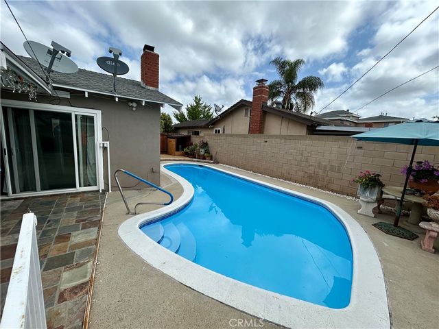3062 W Teranimar, Anaheim, CA 92804