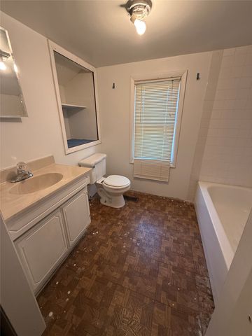 3601 Hull Avenue, Des Moines, IA 50317