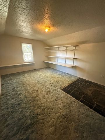 3601 Hull Avenue, Des Moines, IA 50317