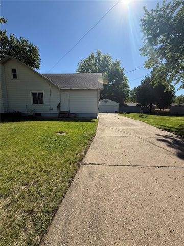 3601 Hull Avenue, Des Moines, IA 50317